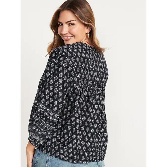 NWT Old Navy Womens Printed Smocked  Long Sleeve V Neck Blouse Size S - Picture 2 of 11
